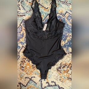 La Vie En Rose Black Lace Chemise